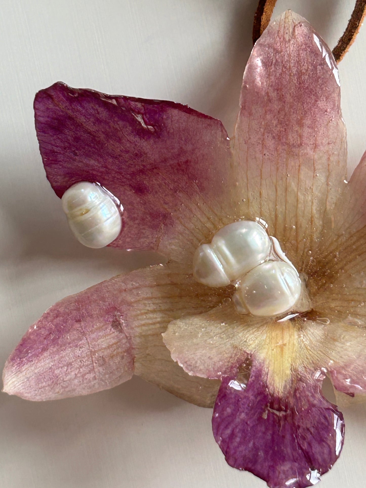 dendrobium orchid choker