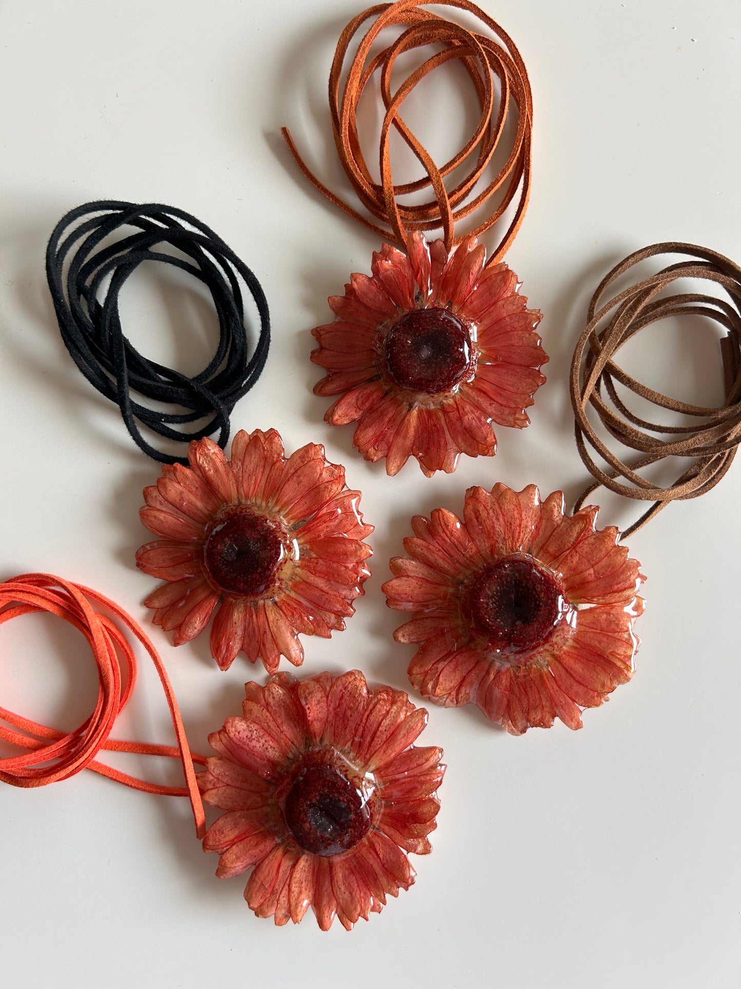 gerbera choker