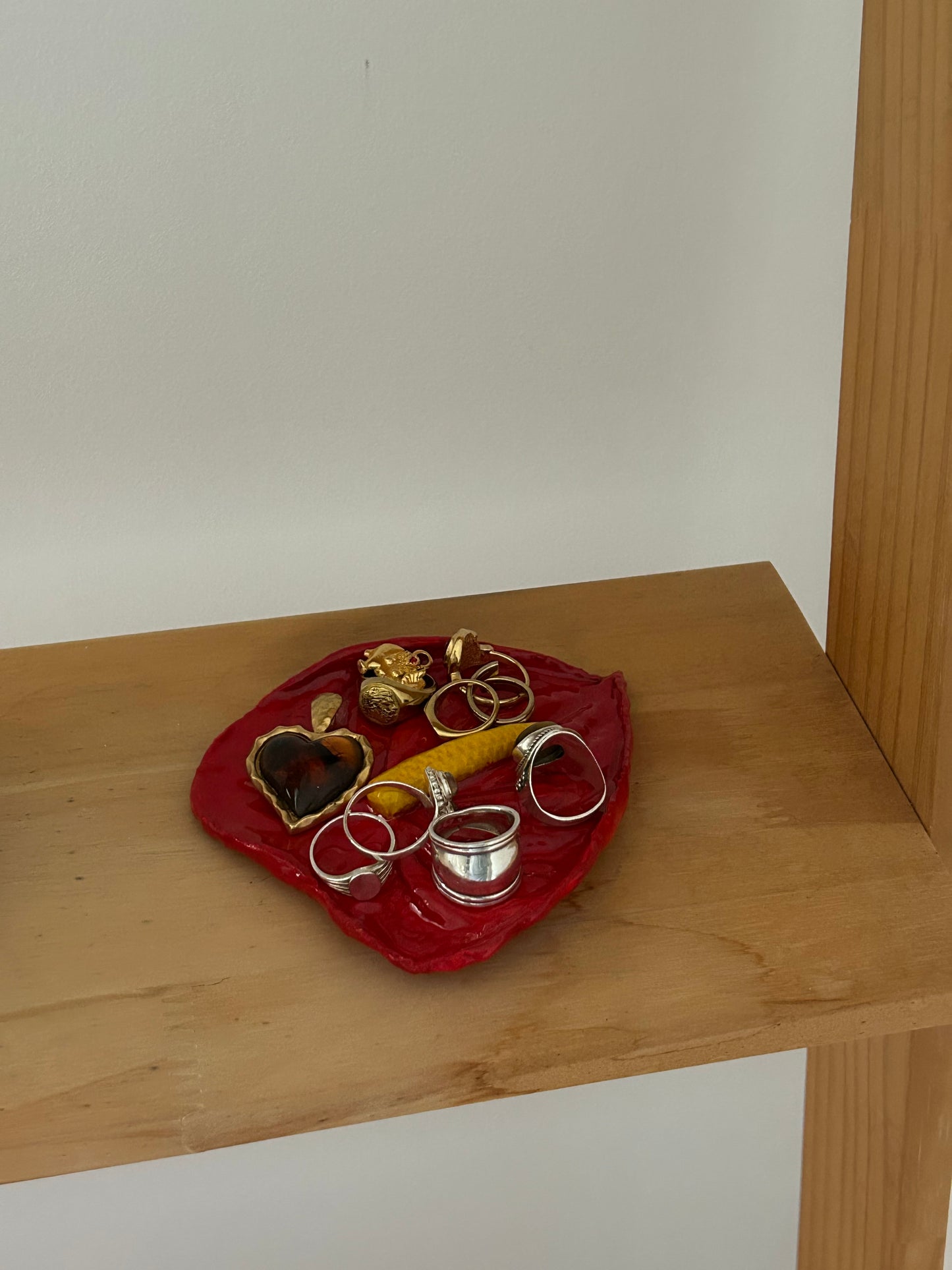 anthurium trinket tray