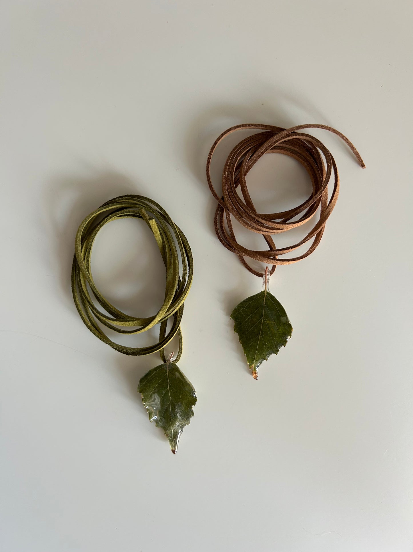 mini green leaf choker