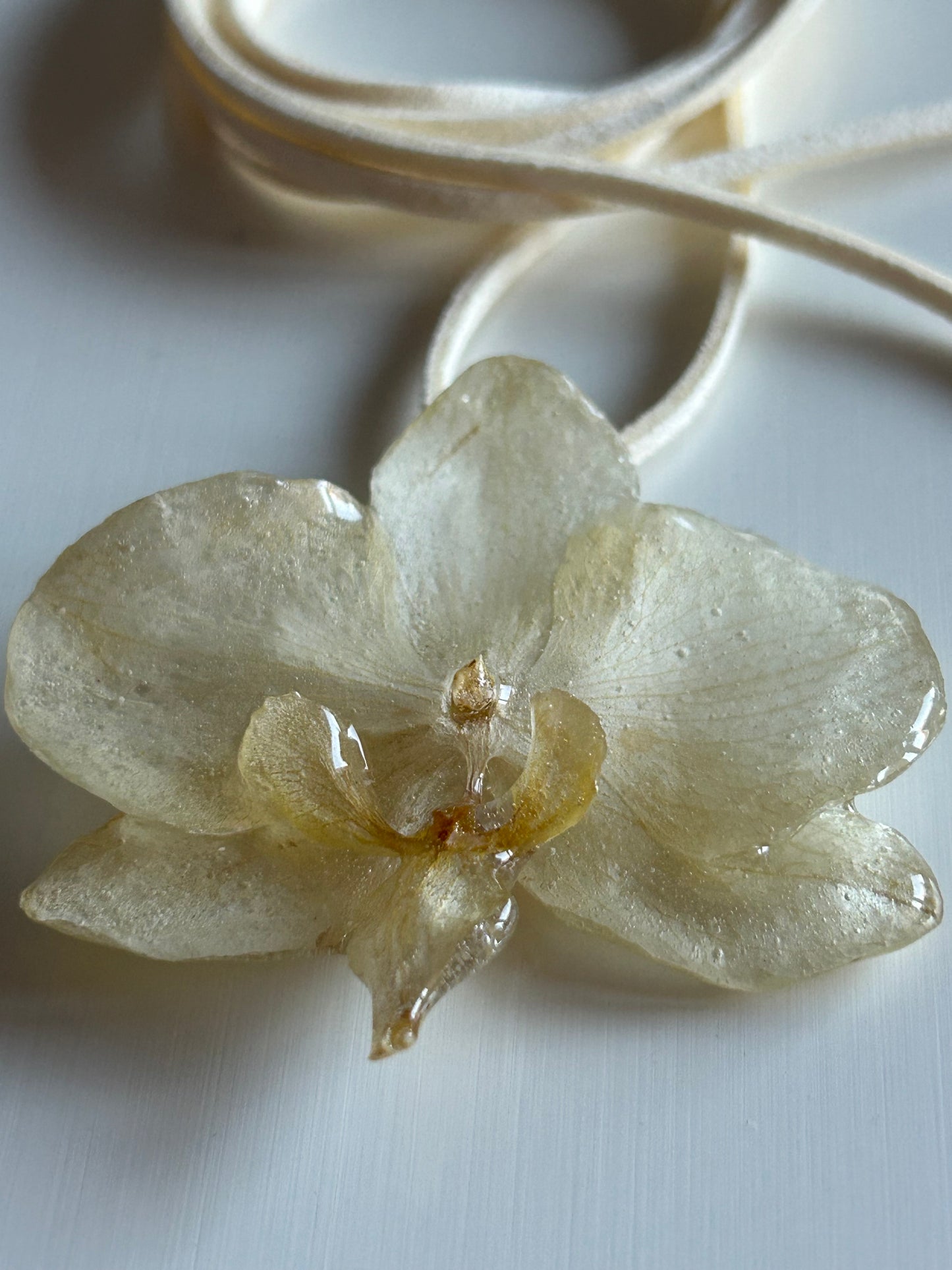 orchid choker