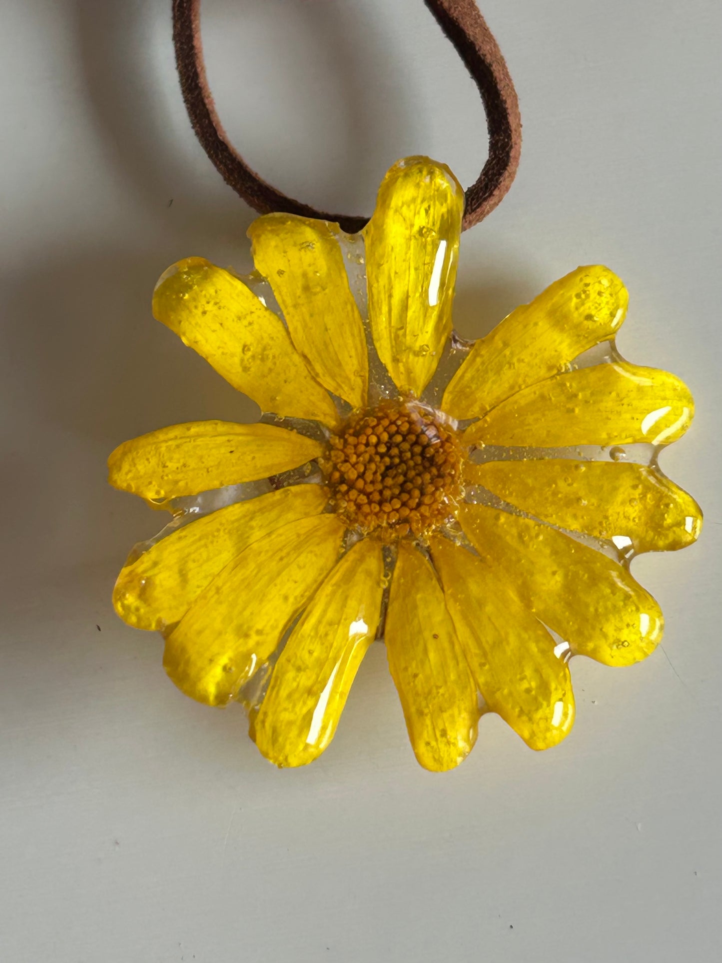 daisy choker