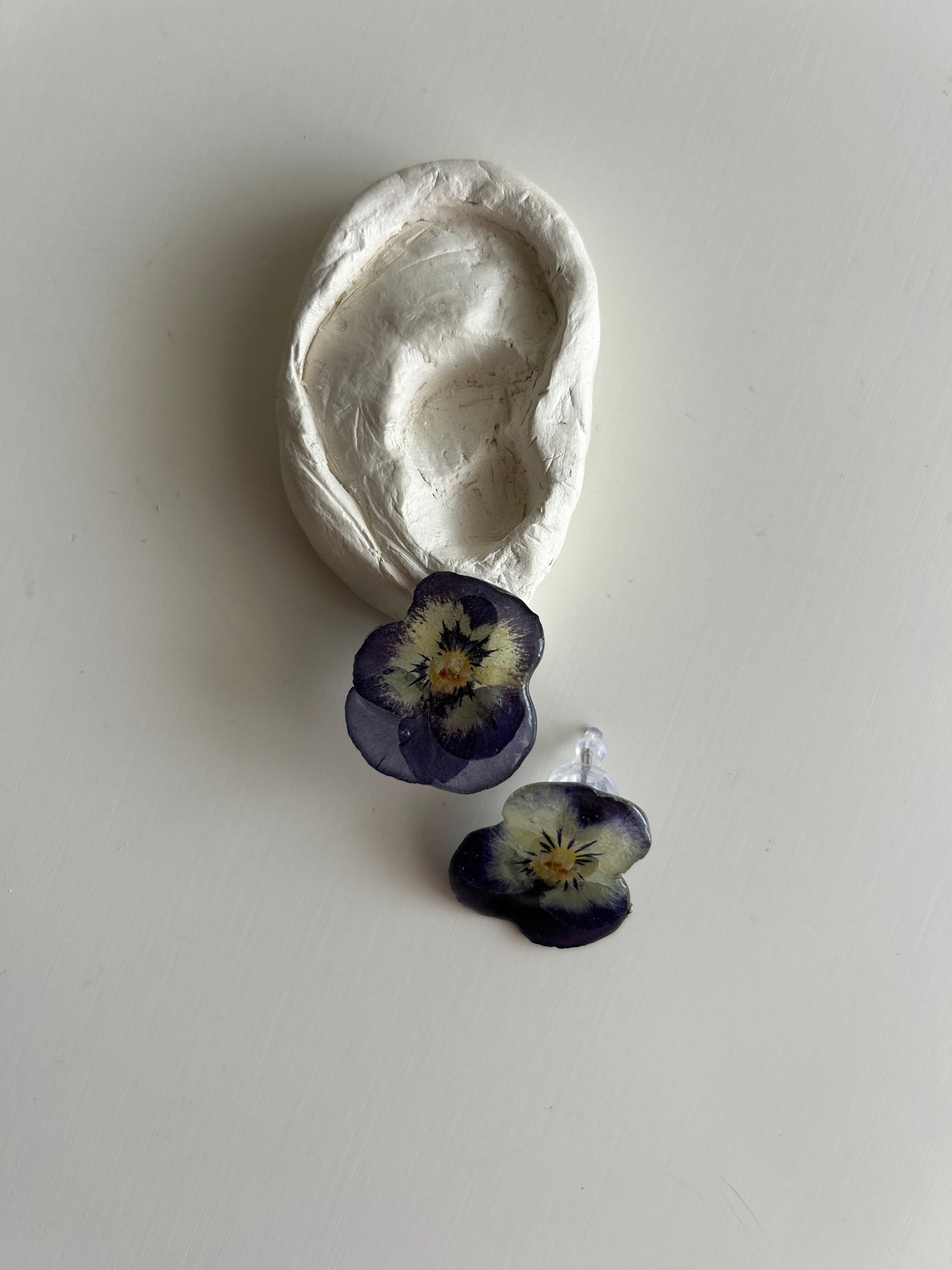pansy stud earrings