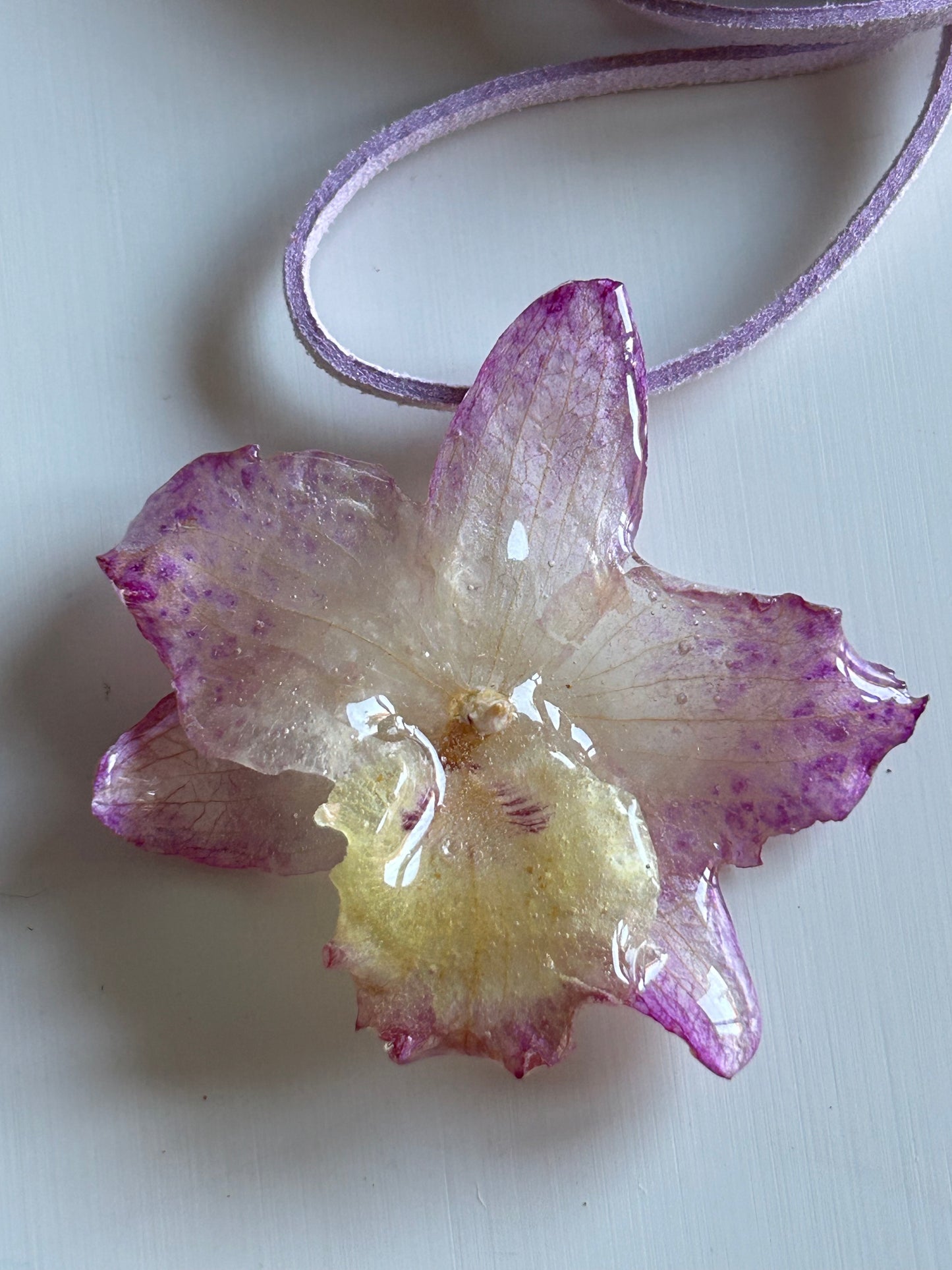 orchid choker