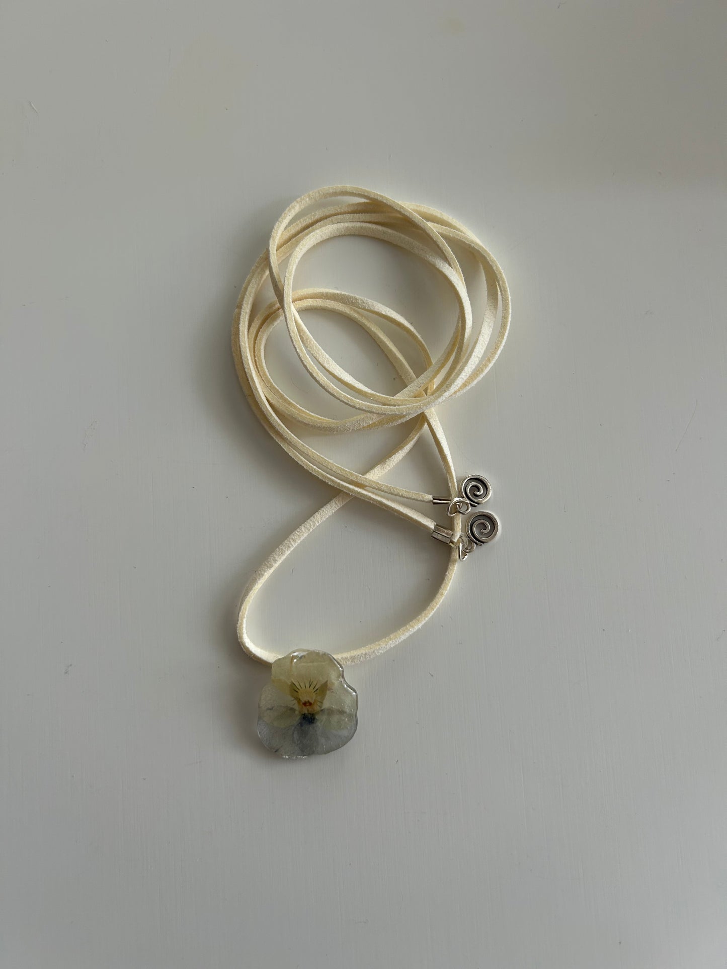pansy choker