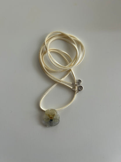 pansy choker