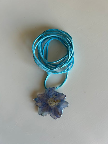 blue velvet choker