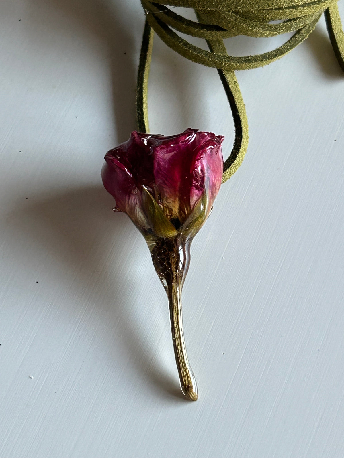 rosa choker