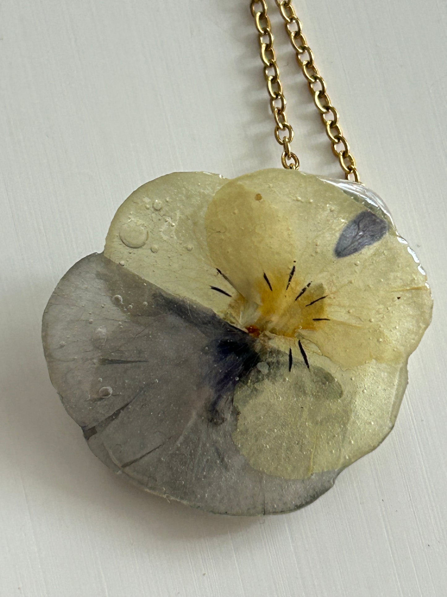 pansy gold necklace
