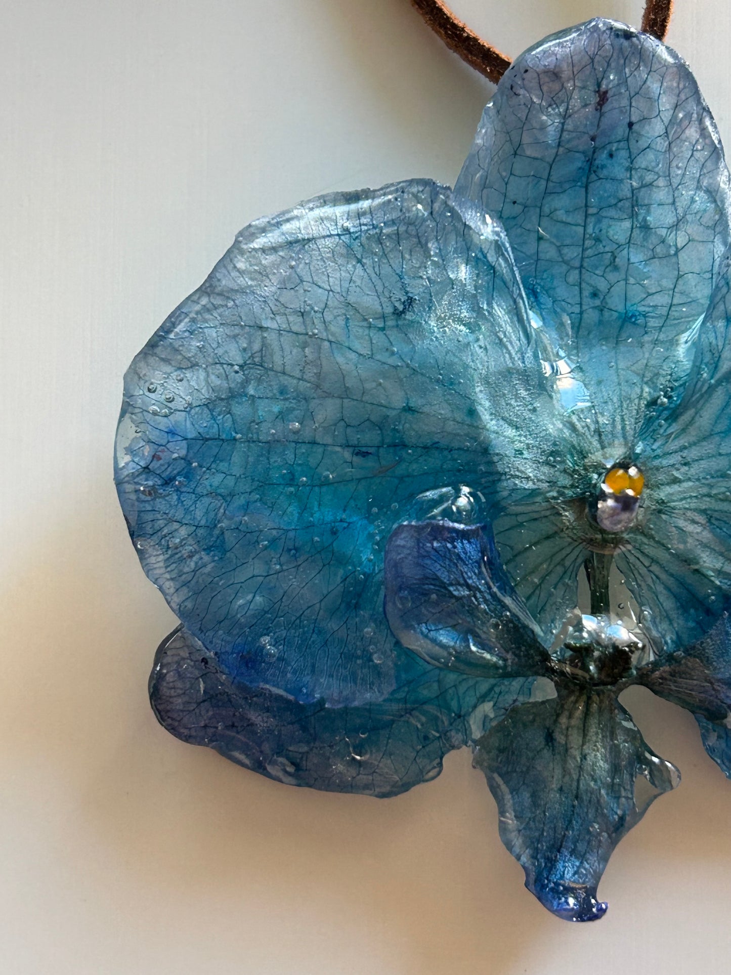 blue moth orchid choker