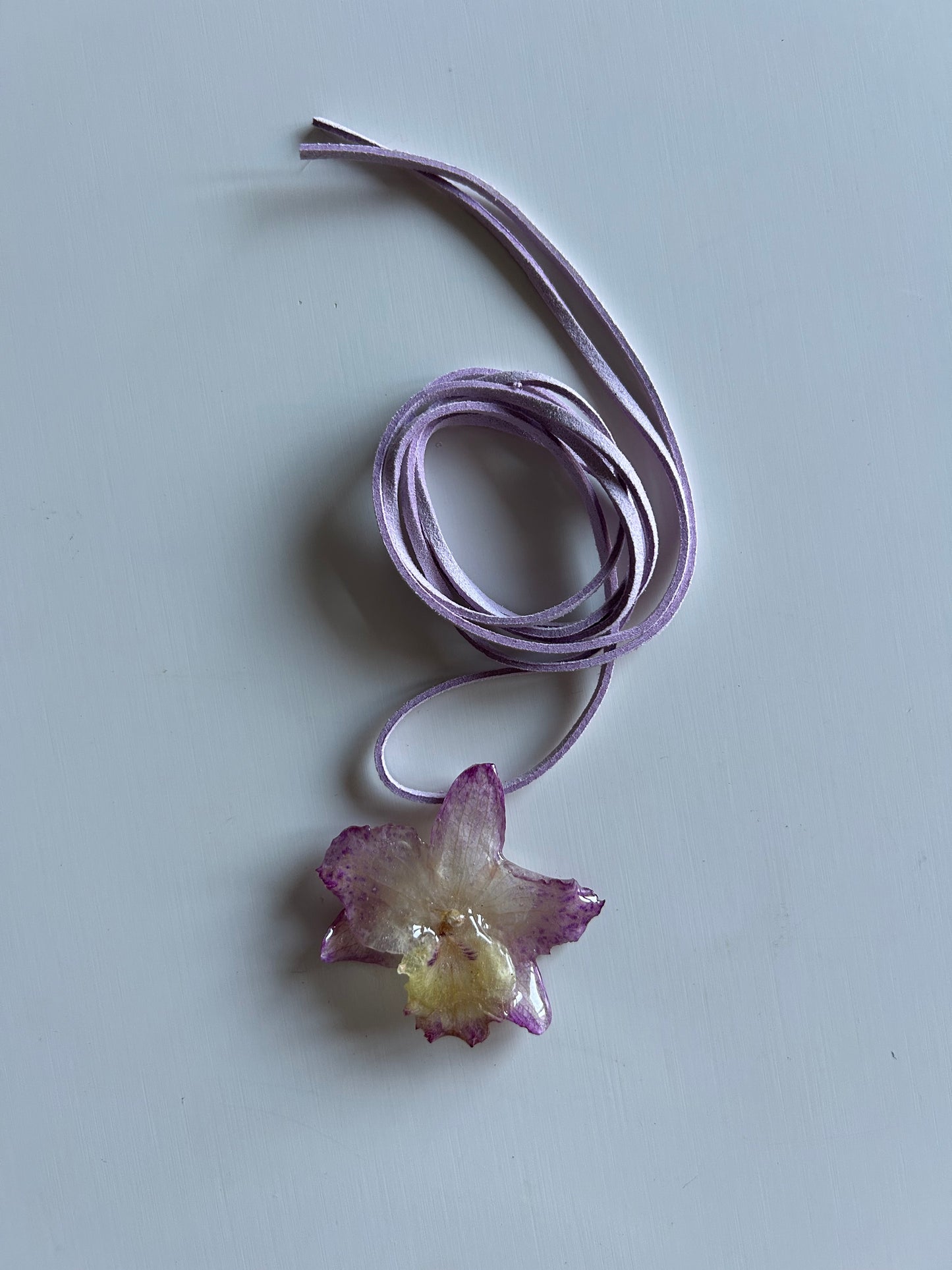 orchid choker