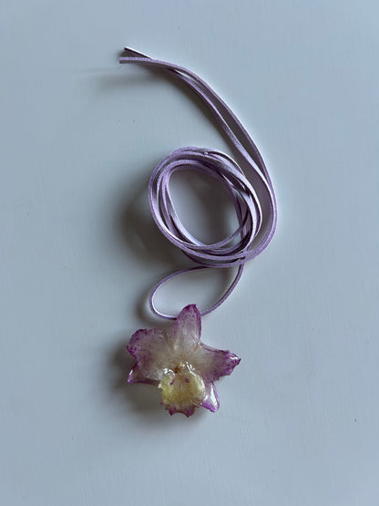 orchid choker