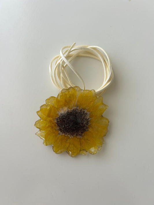 GABRIELA sunflower choker