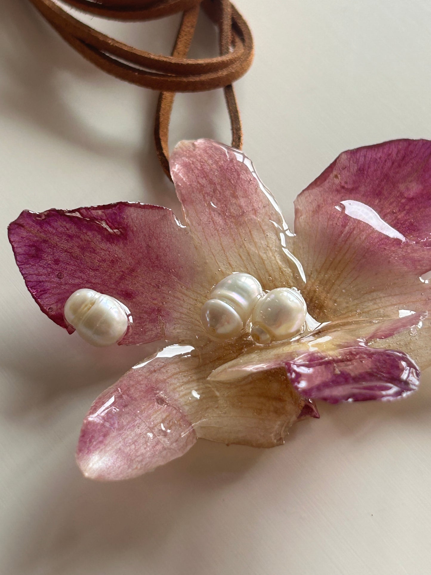 dendrobium orchid choker