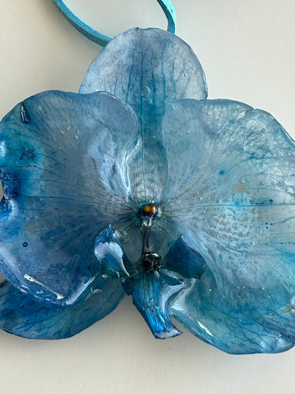 blue orchid choker (w/ extra string)