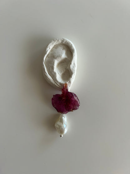 azelea petals stud earrings