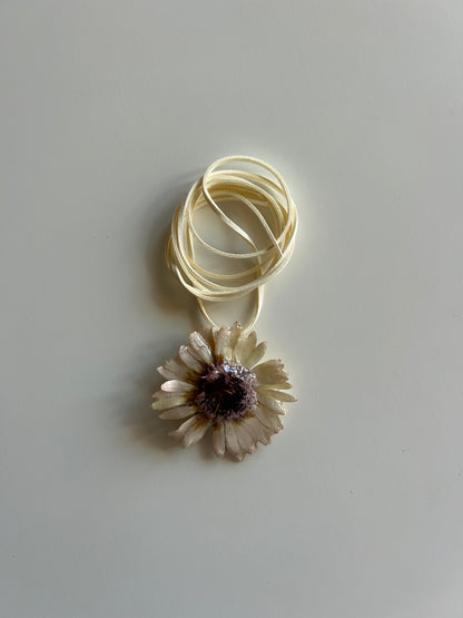 gerbera choker