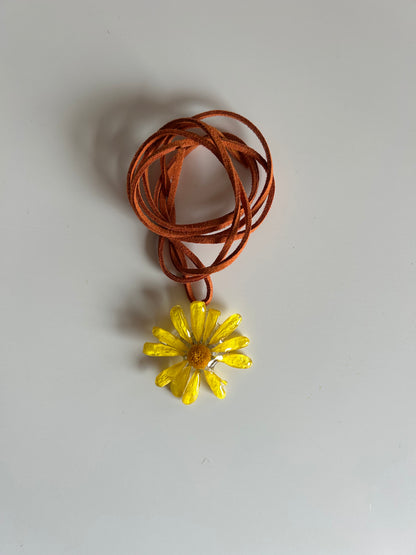 daisy choker