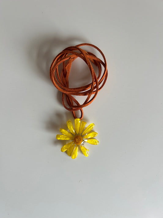 daisy choker