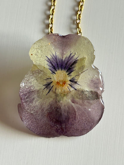 pansy gold necklace