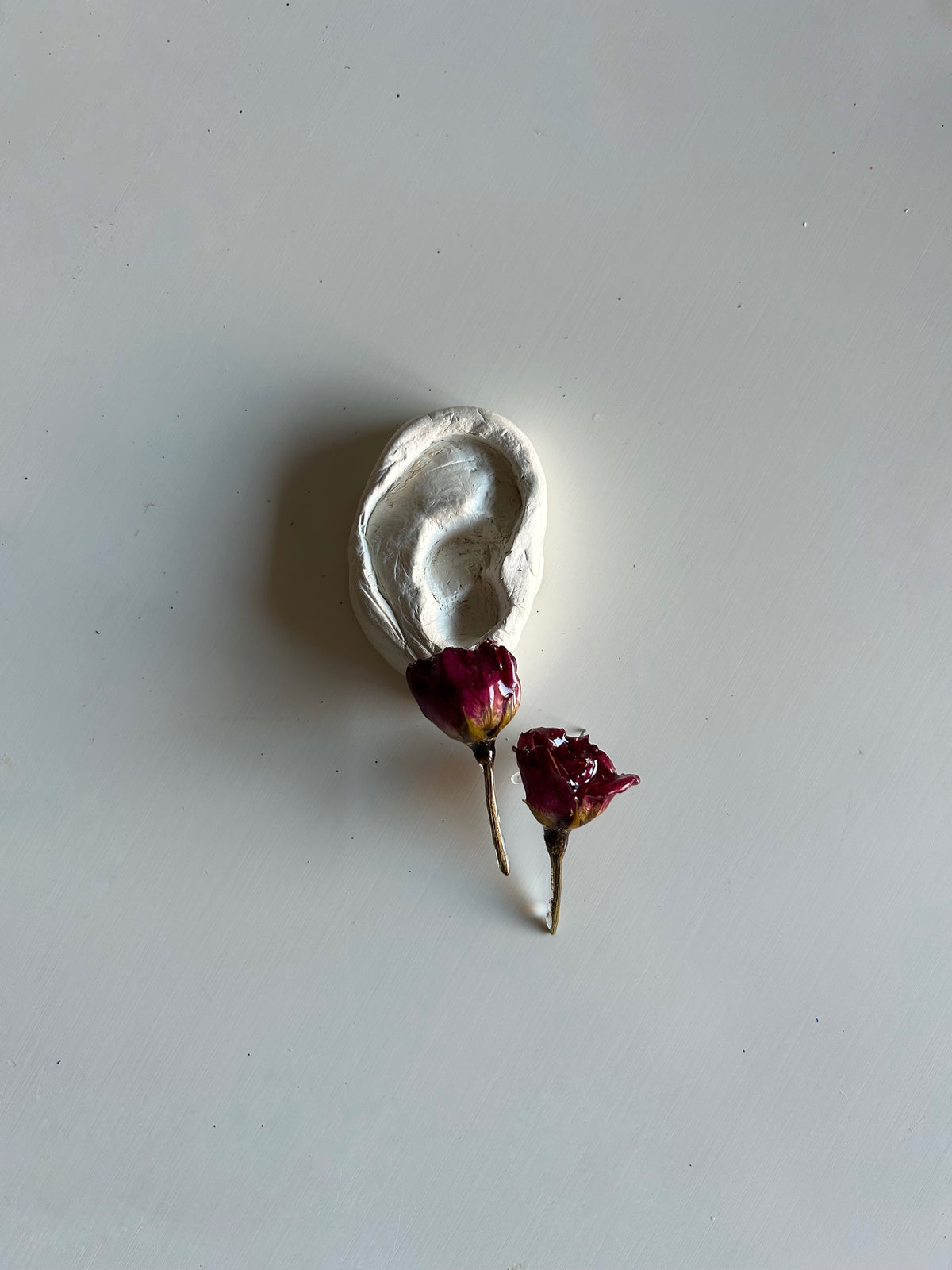 rosas stud earrings