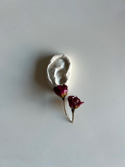 rosas stud earrings