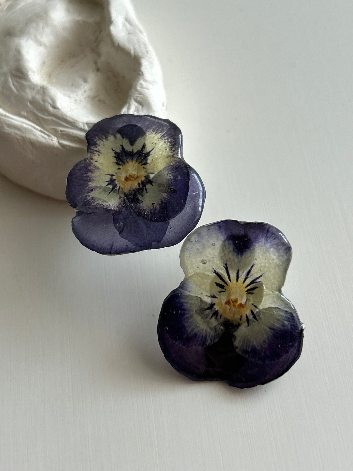pansy stud earrings