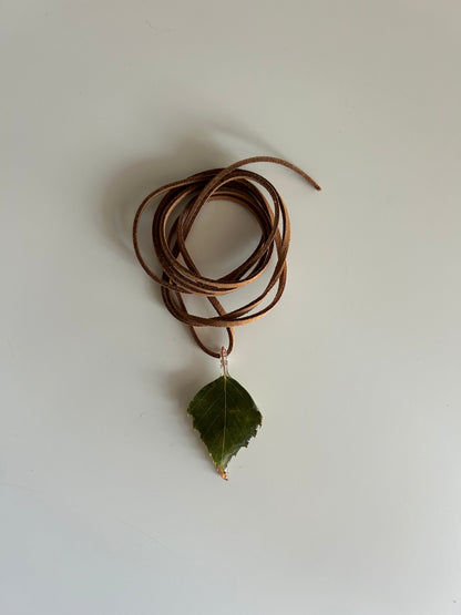 mini green leaf choker