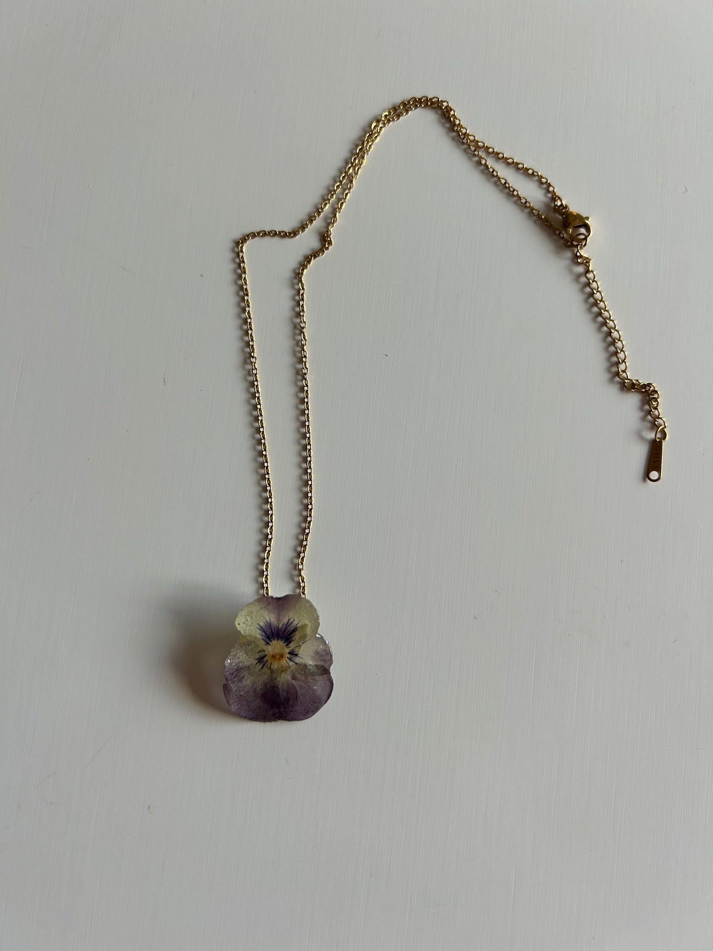 pansy gold necklace