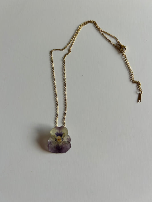 pansy gold necklace