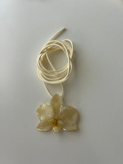 orchid choker