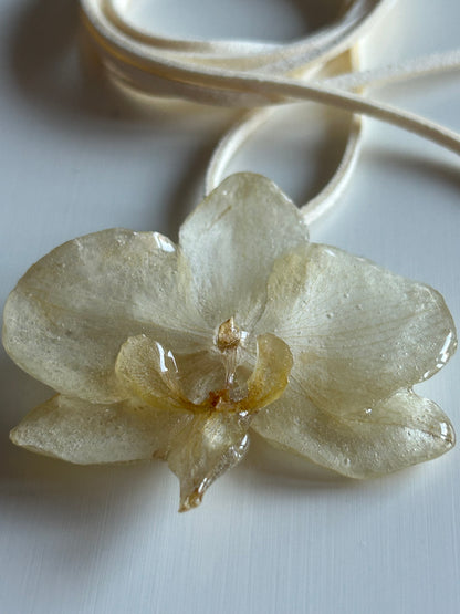 orchid choker