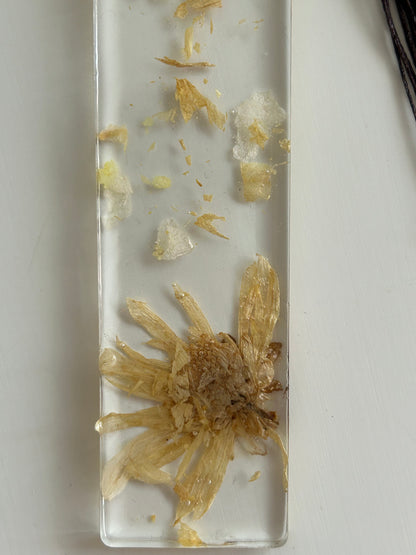 daisy bookmarker