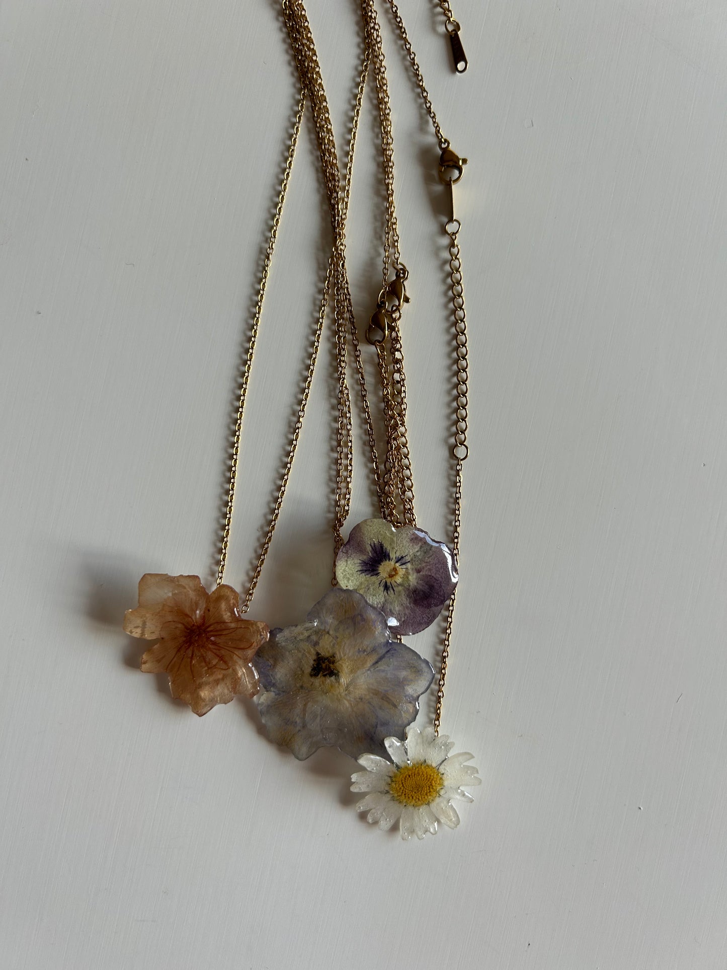 pansy gold necklace
