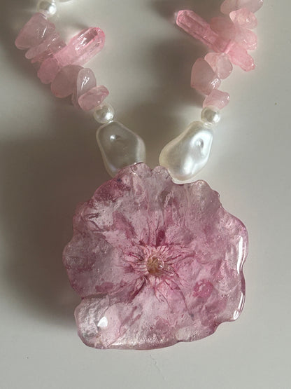 pink bloom necklace