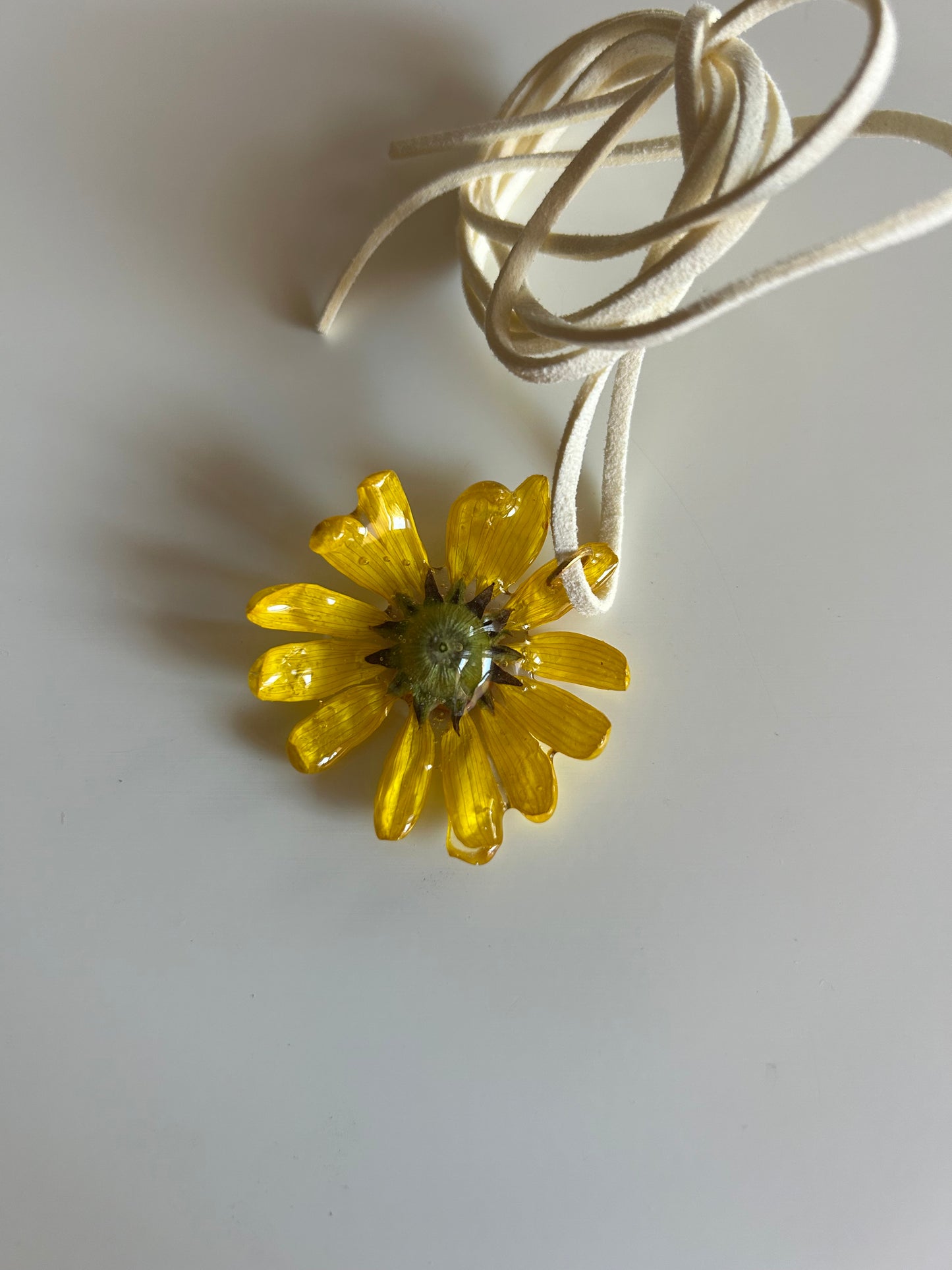 (small) daisy choker