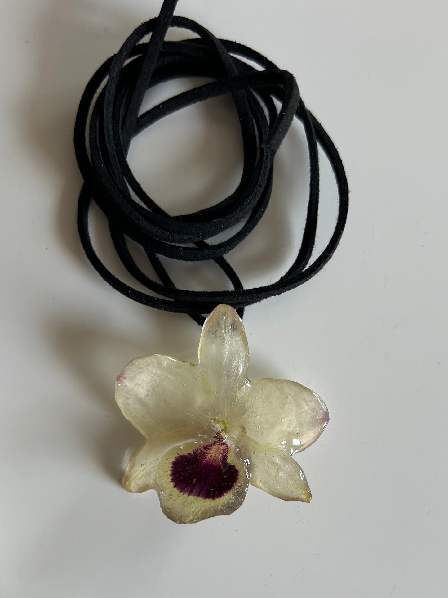 mini dendrobium choker