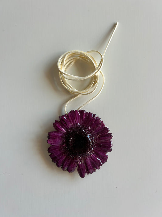 gerbera choker
