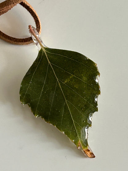 mini green leaf choker