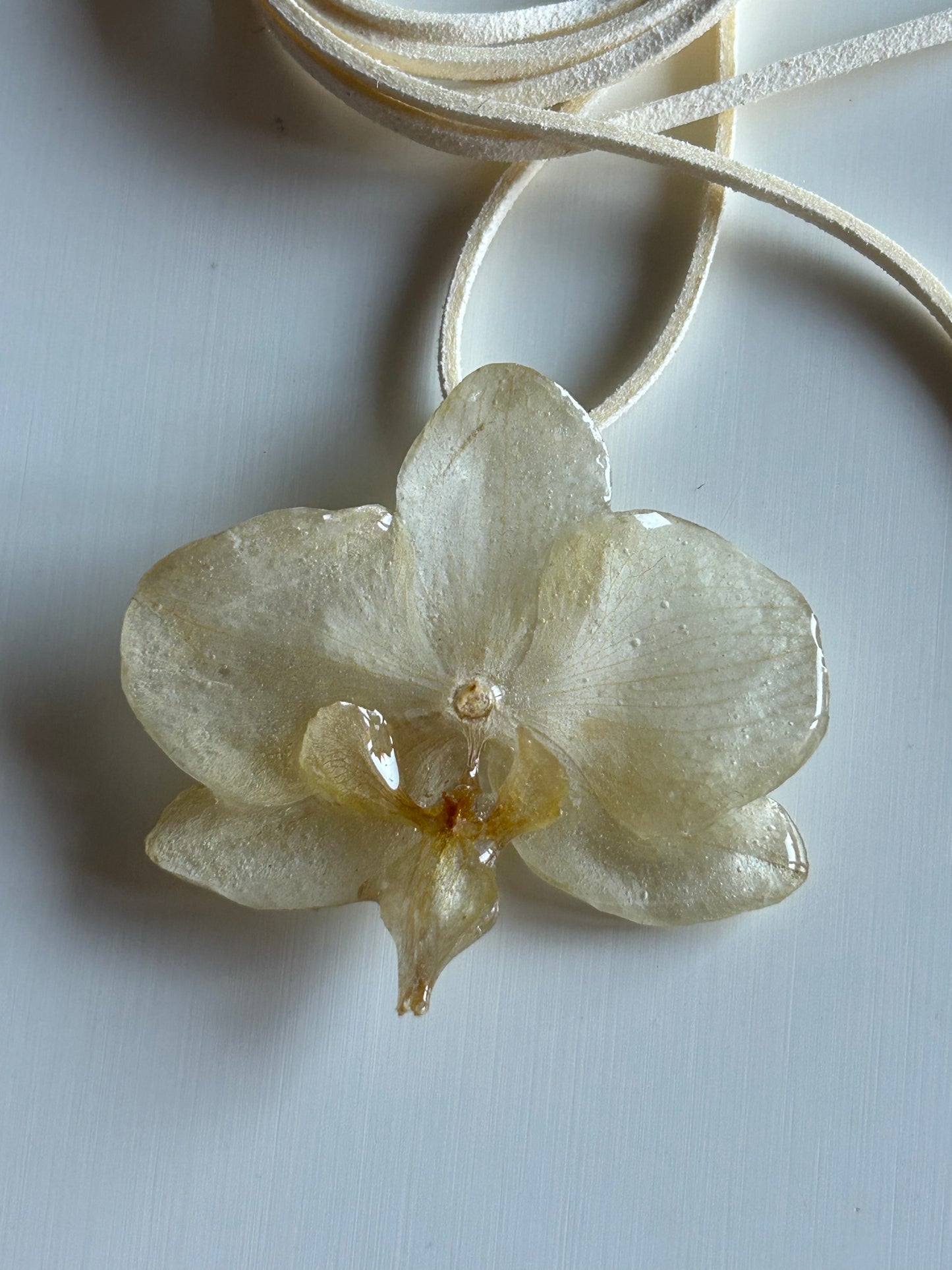 orchid choker