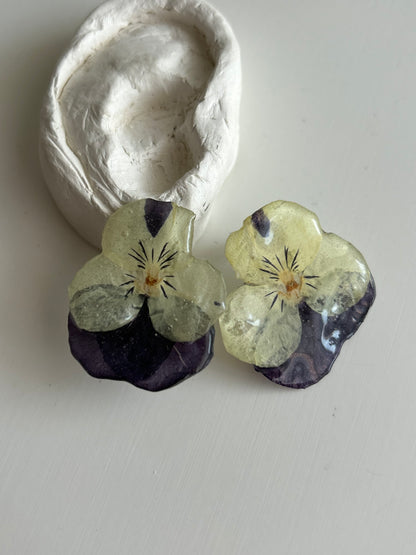 pansy stud earrings