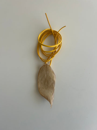 leaf choker