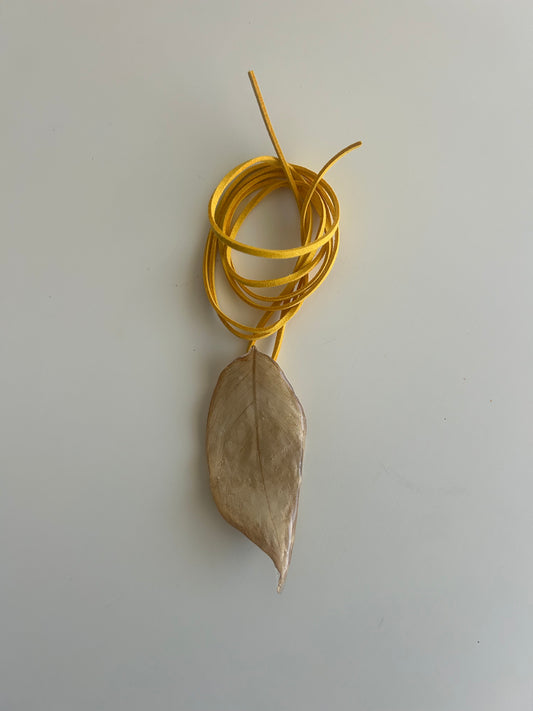 leaf choker