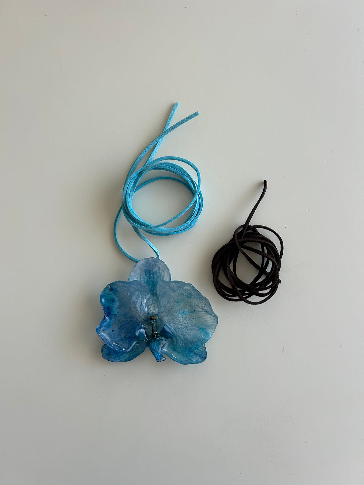 blue orchid choker (w/ extra string)