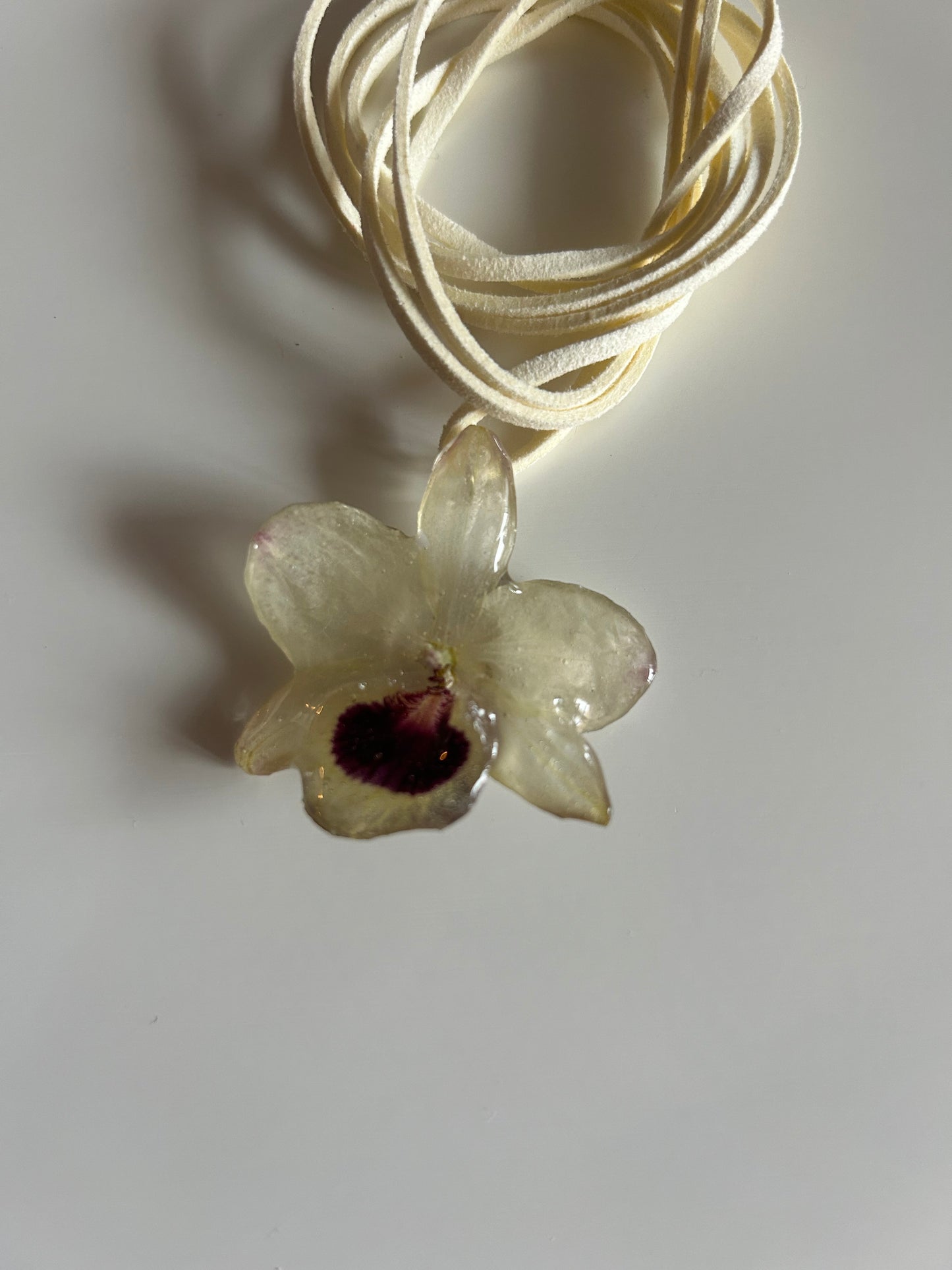 mini dendrobium choker