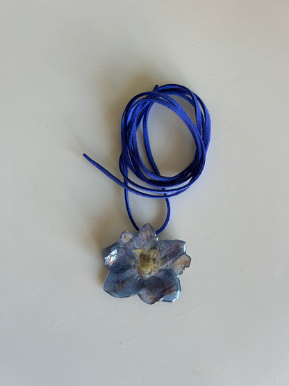 blue velvet choker
