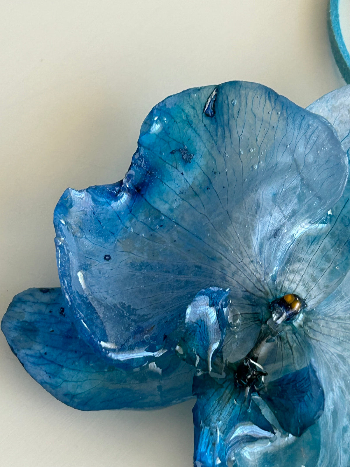blue orchid choker (w/ extra string)