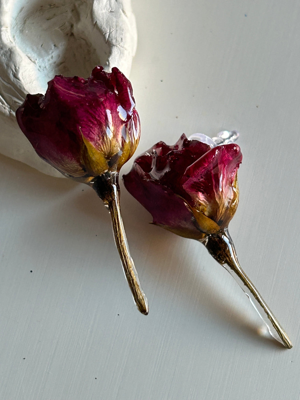 rosas stud earrings