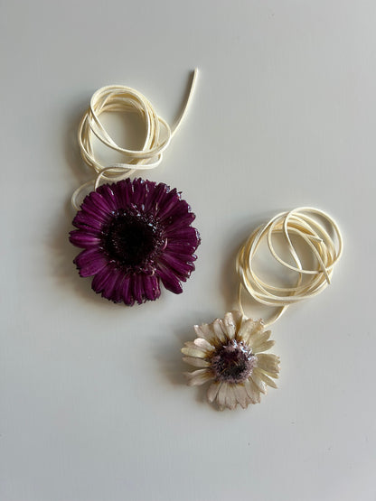 gerbera choker
