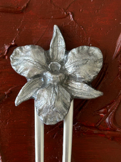 silver cattleya french pin